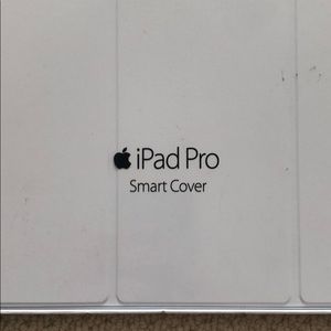 iPad Pro Smart Cover in white!
